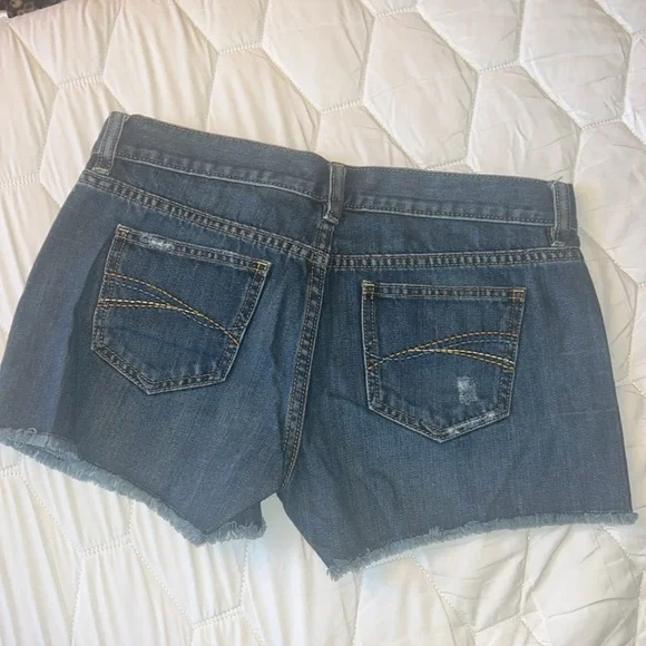 Old Navy women’s size 4 shorts - Picture 4 of 4